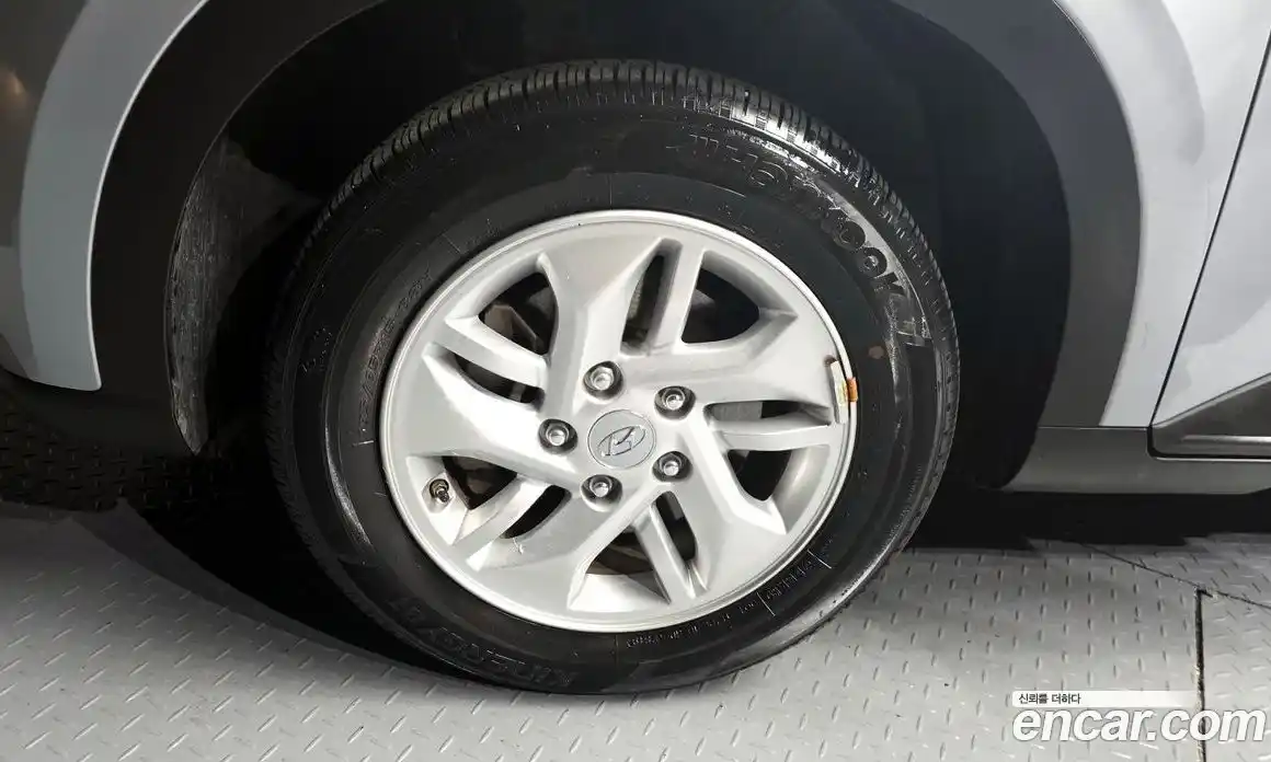 Hyundai Venue 2019 1.6 автомат (гидро), фото 5