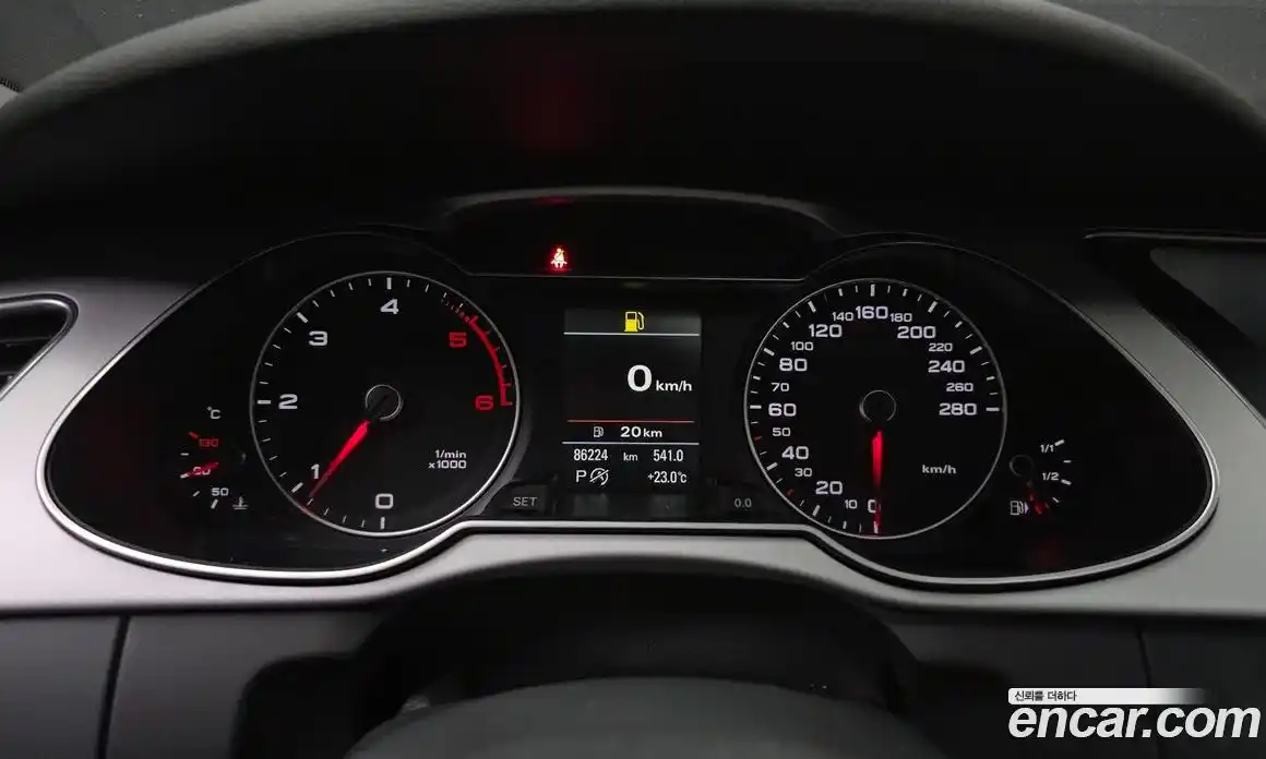 Audi A4 2015 2.0 автомат (гидро), фото 8