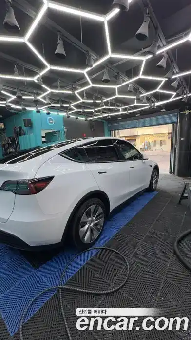 Tesla Model Y 2024 гидро, миниатюра 3