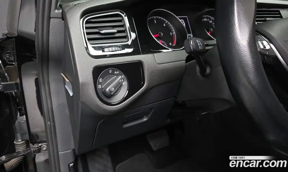 Volkswagen Golf 2015 2.0 автомат (гидро), фото 13