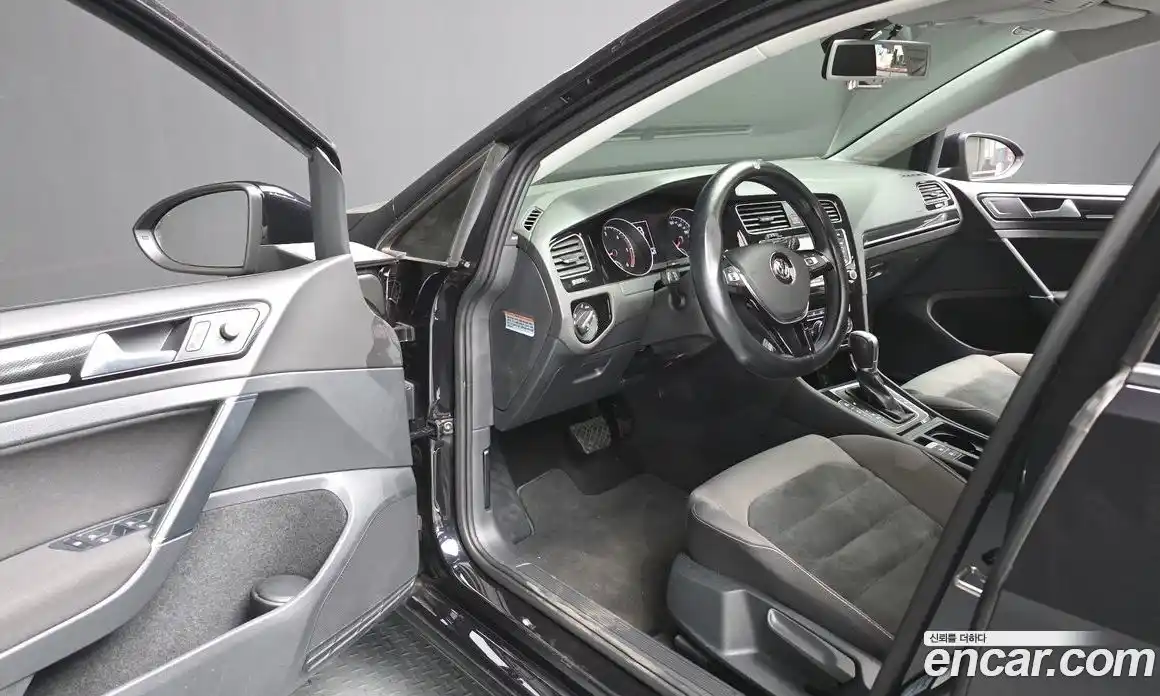 Volkswagen Golf 2015 2.0 автомат (гидро), фото 10