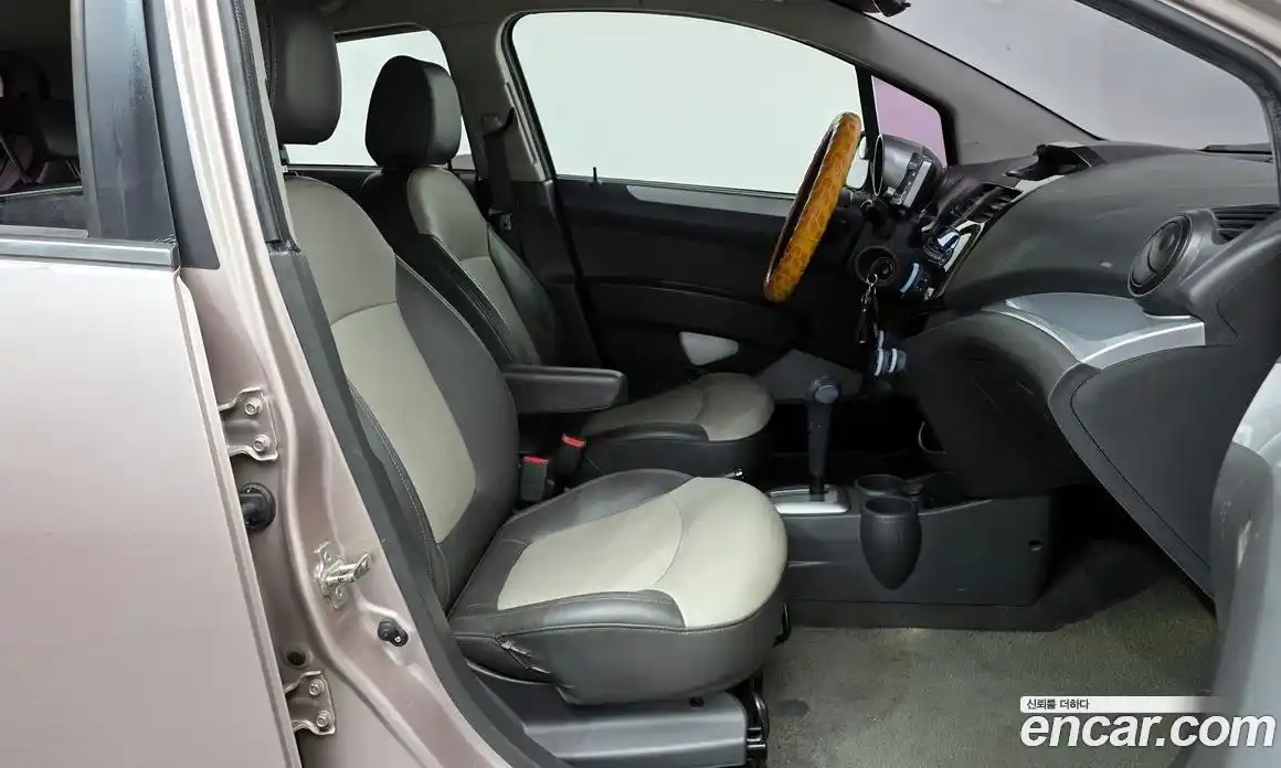 Chevrolet Spark 2012 1.0 автомат (гидро), фото 16
