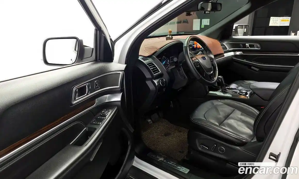 Ford Explorer 2018 2.3 автомат (гидро), фото 10
