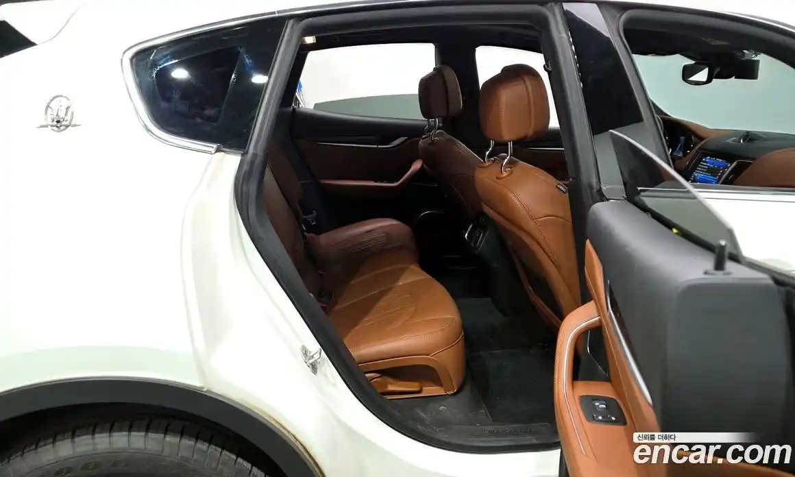 Maserati Levante 2020 3.0 гидро, фото 12