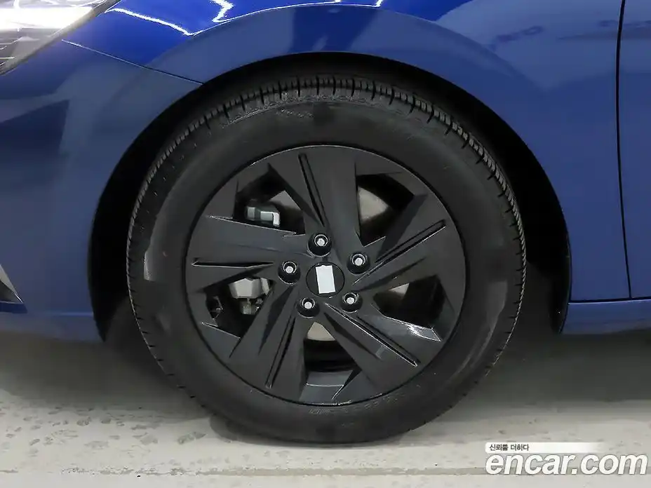 Hyundai Avante 2022 1.6 автомат (гидро), фото 20