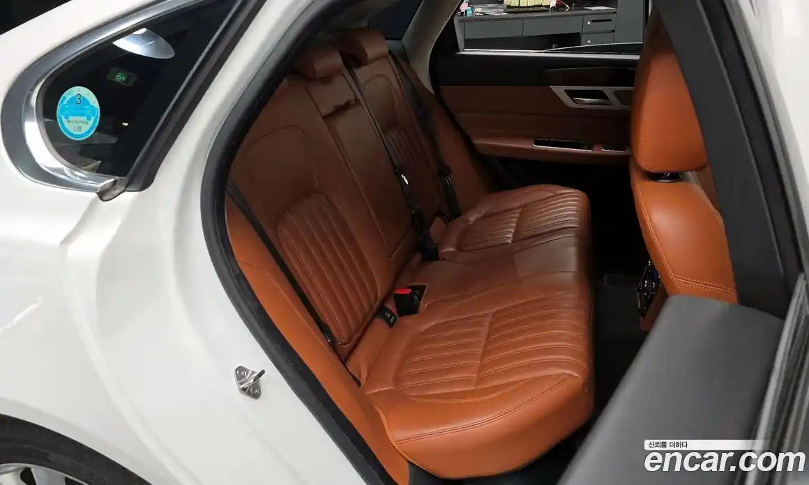 Jaguar XF 2019 2.0 гидро, фото 16