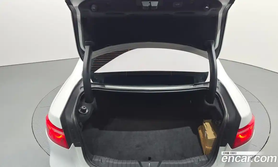 Jaguar XF 2019 2.0 гидро, фото 24