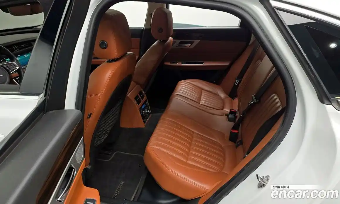 Jaguar XF 2019 2.0 гидро, фото 30