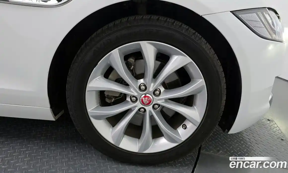 Jaguar XF 2019 2.0 гидро, фото 4