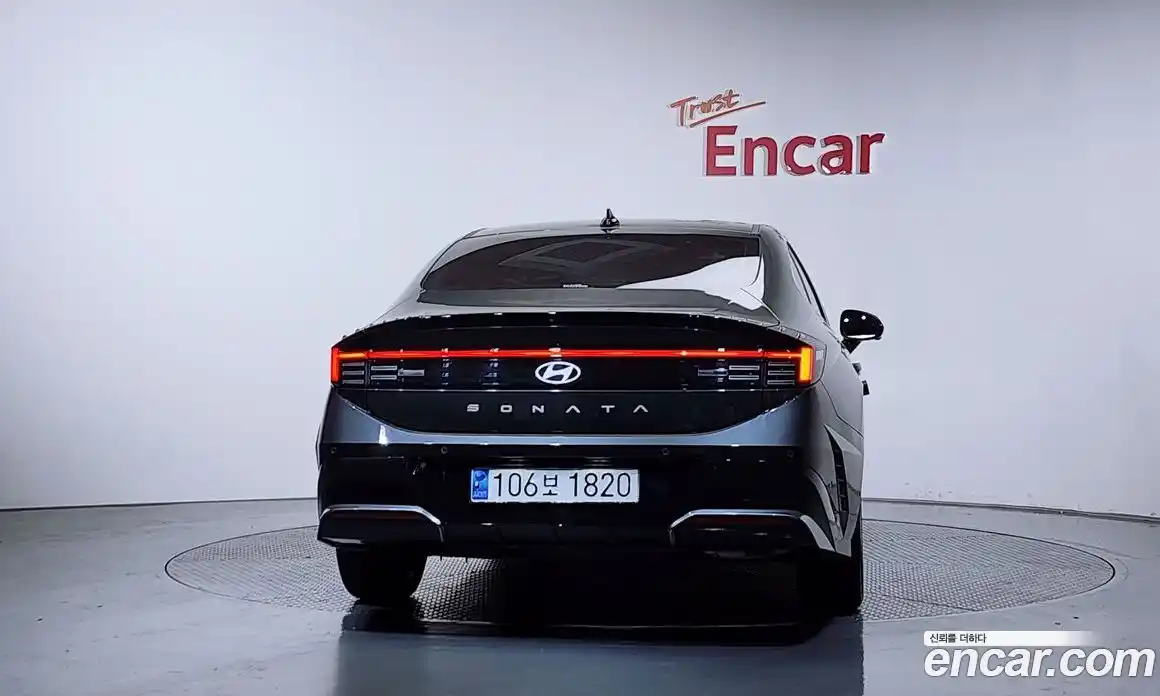 Hyundai Sonata 2023 1.6 автомат (гидро), фото 4