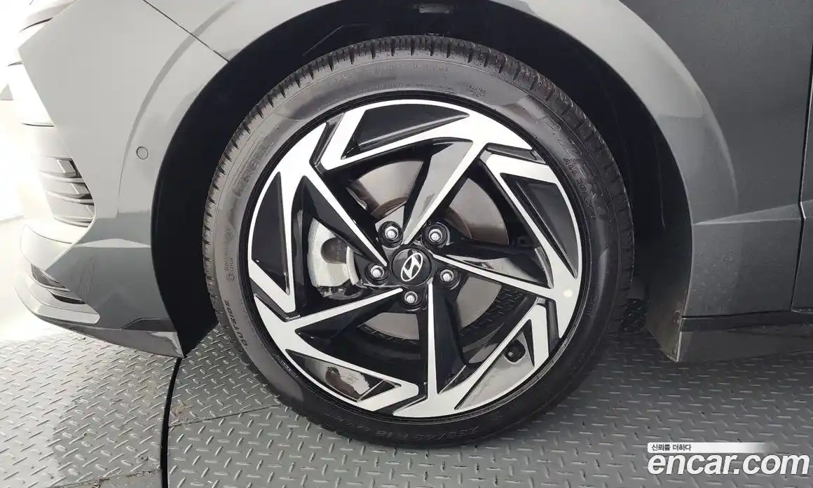 Hyundai Sonata 2023 1.6 автомат (гидро), фото 5