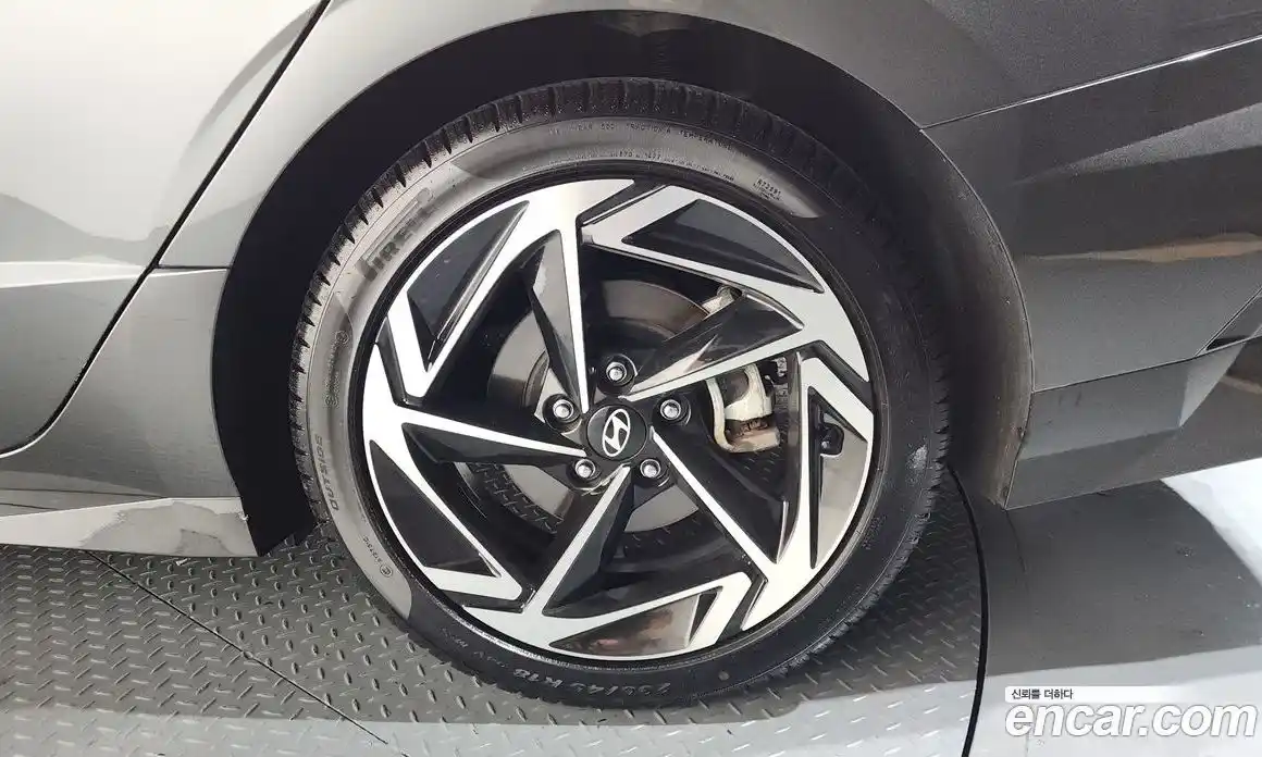 Hyundai Sonata 2023 1.6 автомат (гидро), фото 7
