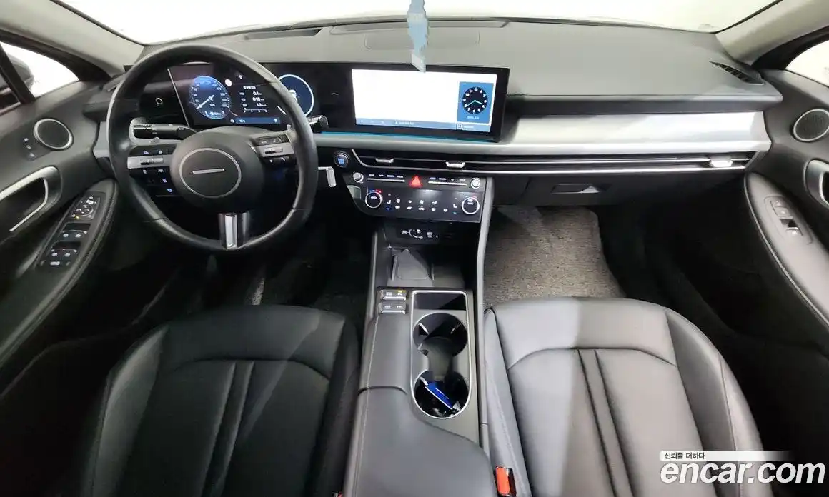 Hyundai Sonata 2023 1.6 автомат (гидро), фото 10