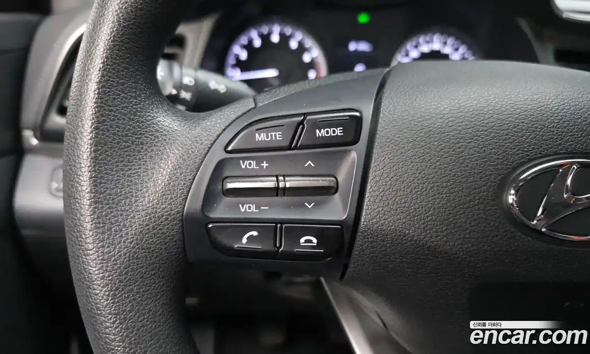 Hyundai Avante 2019 1.6 механика, фото 24