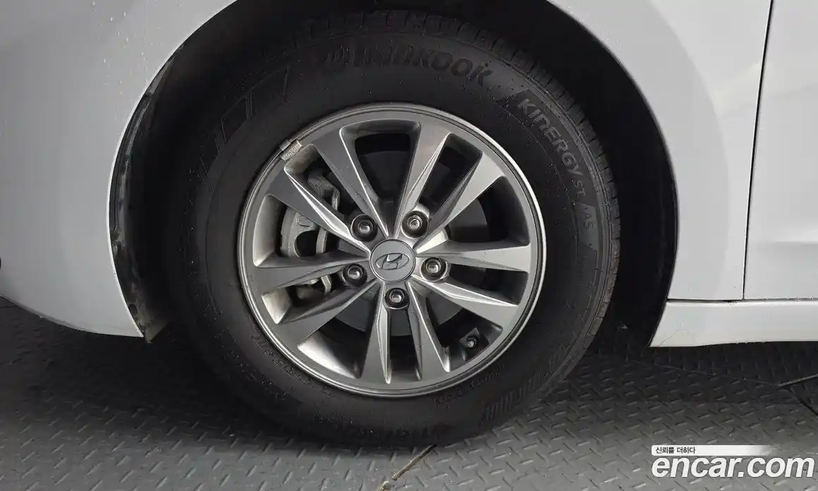 Hyundai Avante 2019 1.6 механика, фото 5