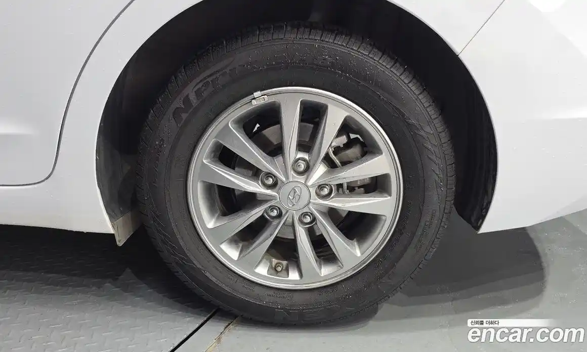 Hyundai Avante 2019 1.6 механика, фото 7