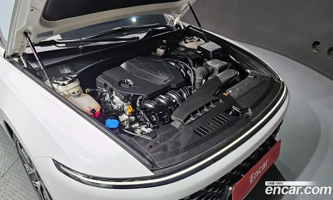 Hyundai Grandeur 2023 2.5 автомат (гидро), фото 6