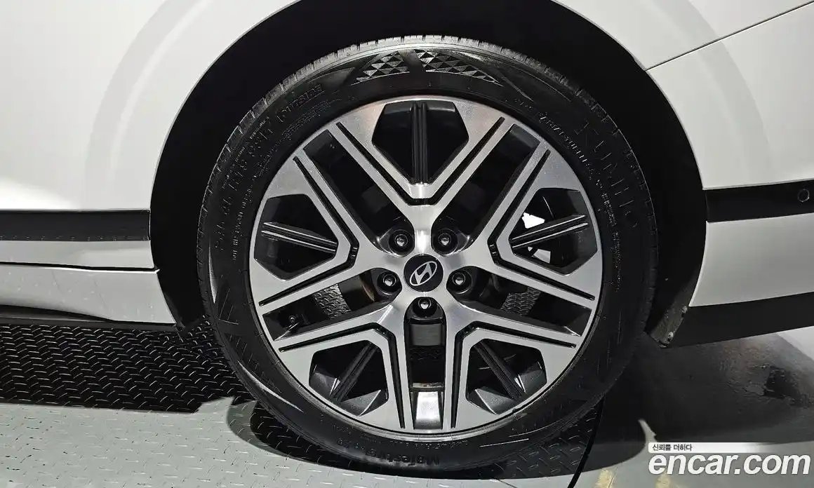 Hyundai Grandeur 2023 2.5 автомат (гидро), фото 7