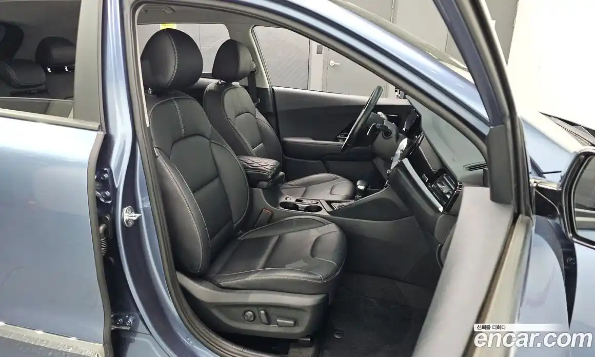 Kia Niro 2021 1.6 автомат (гидро), фото 18