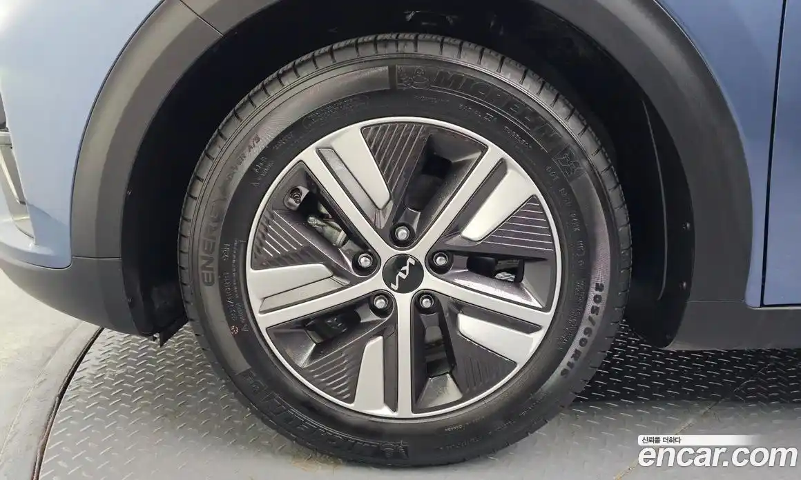 Kia Niro 2021 1.6 автомат (гидро), фото 5