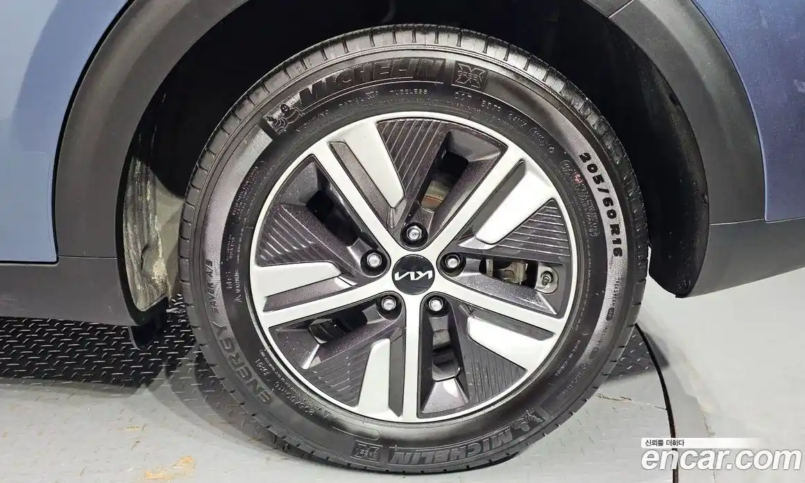 Kia Niro 2021 1.6 автомат (гидро), фото 7