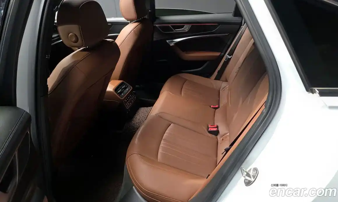 Audi A6 2023 2.0 гидро, фото 16