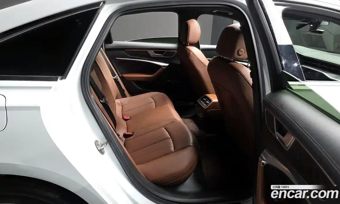 Audi A6 2023 2.0 гидро, фото 17
