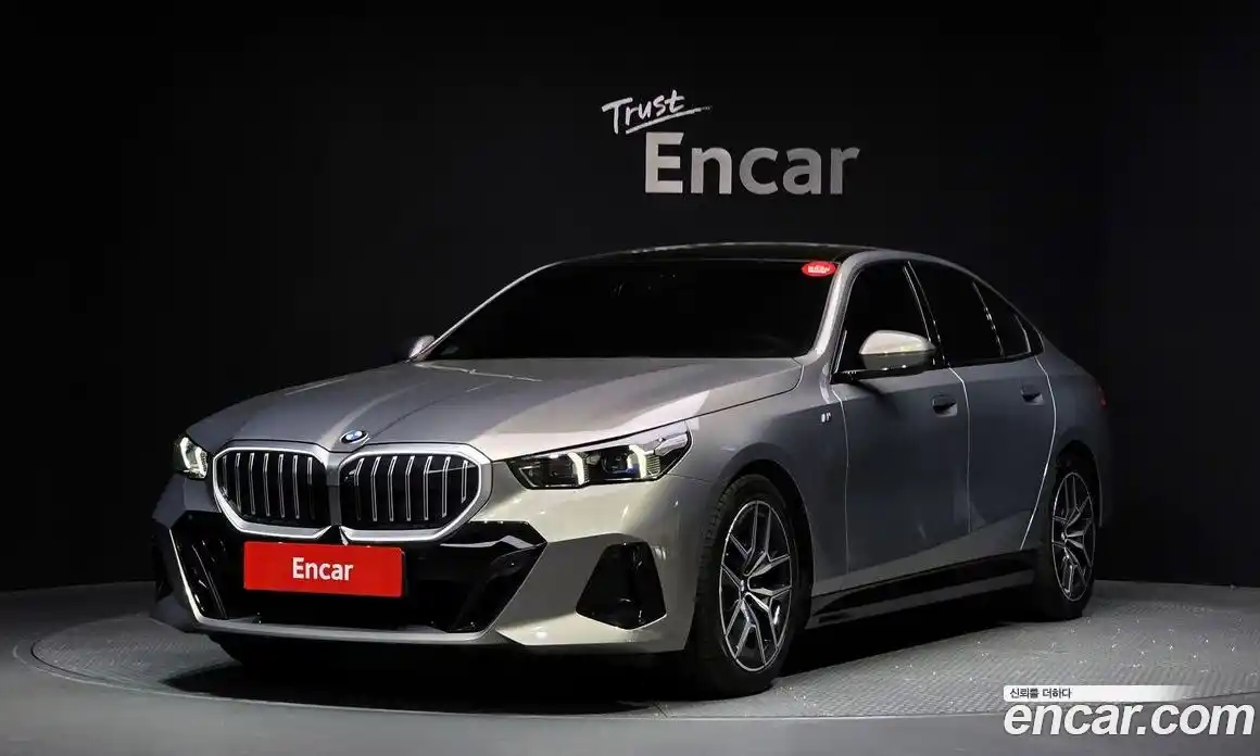 BMW 5-Series 2025 2.0 гидро, фото 1