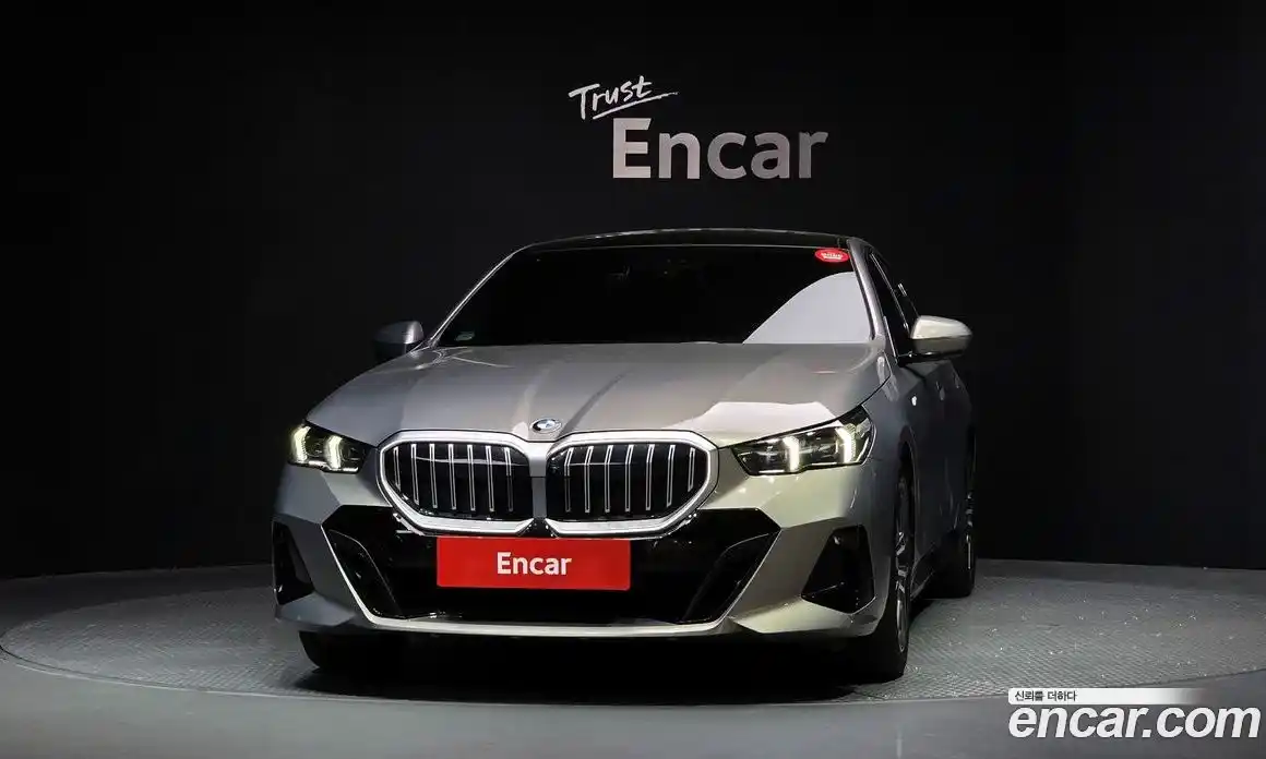 BMW 5-Series 2025 2.0 гидро, фото 3