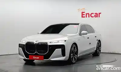 BMW 7 серия, 2023, 33 287 км