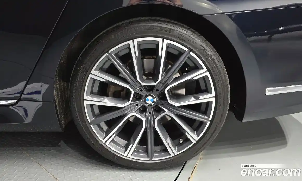 BMW 7 серия 2021 3.0 автомат (гидро), фото 6