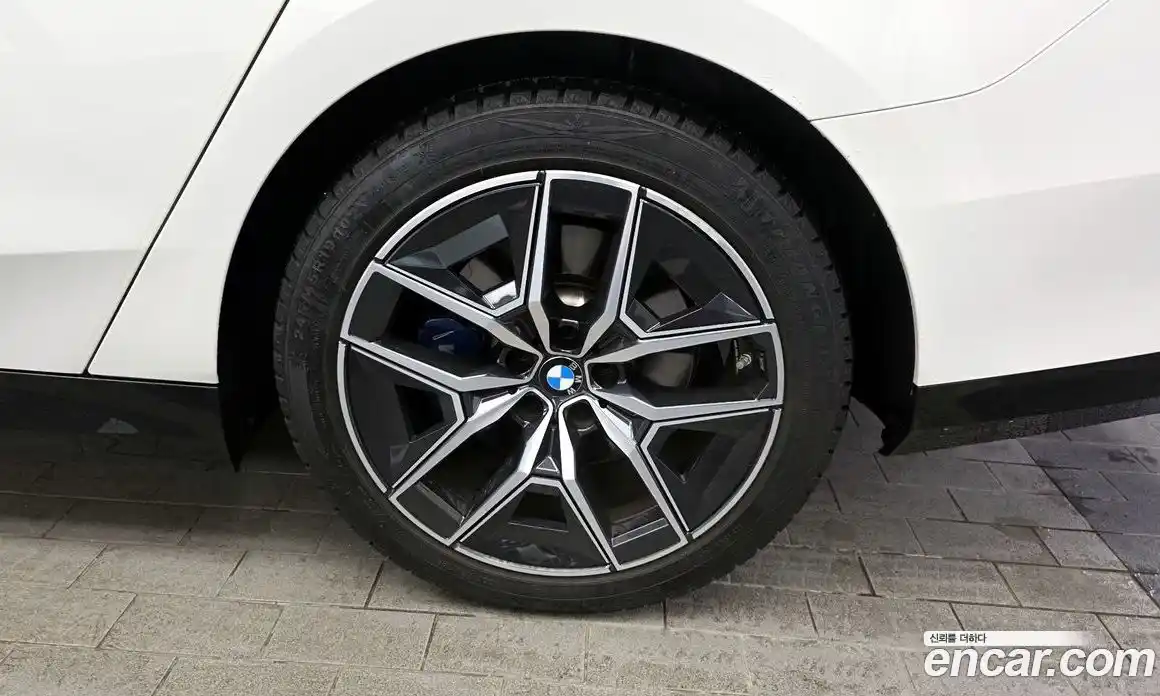 BMW 5-Series 2024 2.0 гидро, фото 7