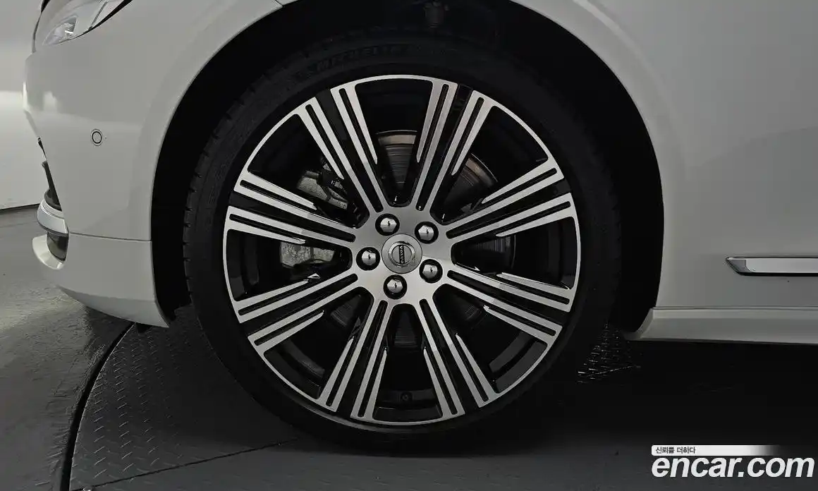 Volvo S90 2024 2.0 автомат (гидро), фото 4