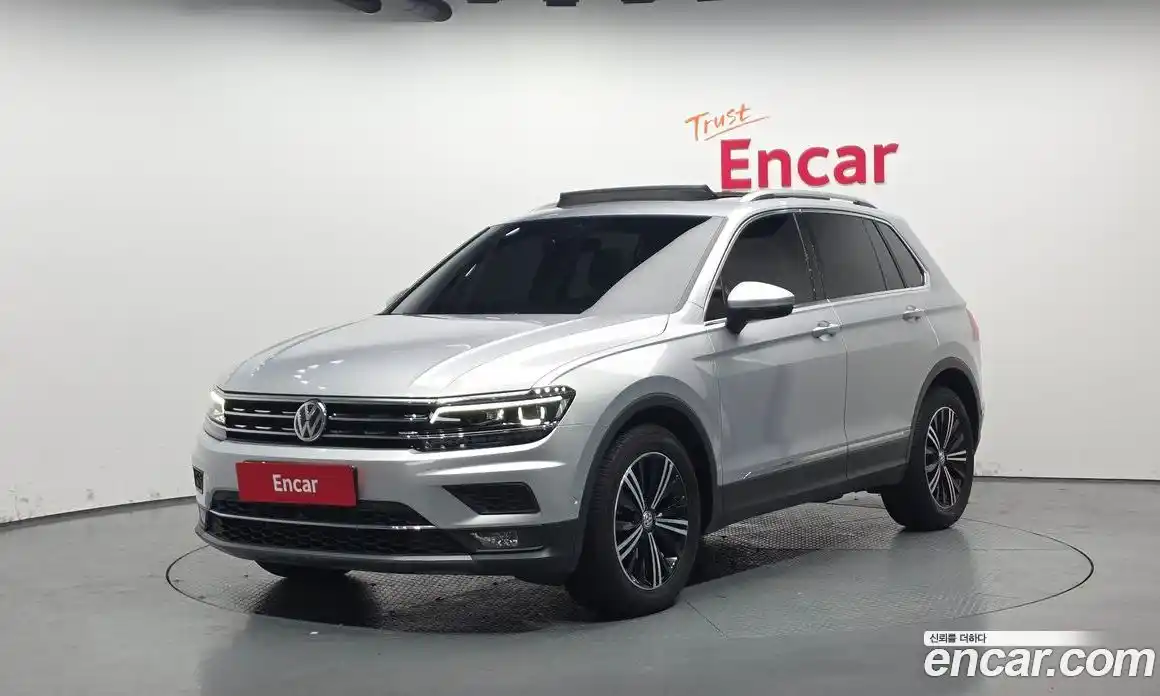 Volkswagen Tiguan 2018 2.0 автомат (гидро), фото 1