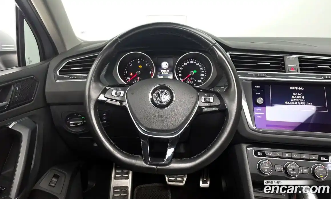 Volkswagen Tiguan 2018 2.0 автомат (гидро), фото 12