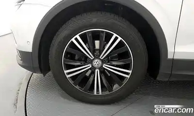 Volkswagen Tiguan 2018 2.0 автомат (гидро), миниатюра 5