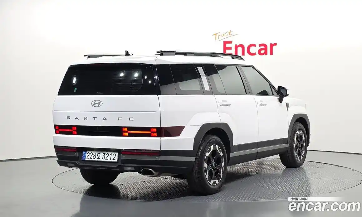 Hyundai Santa Fe 2023 2.5 гидро, фото 2