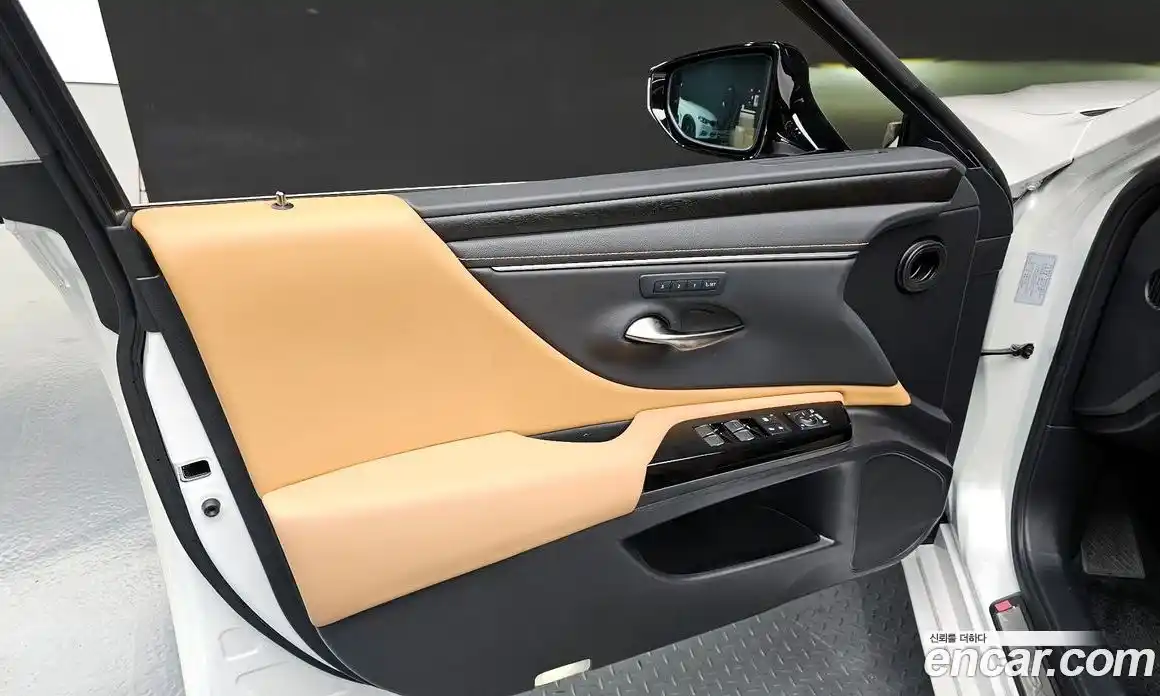 Lexus ES 2023 2.5 гидро, фото 26