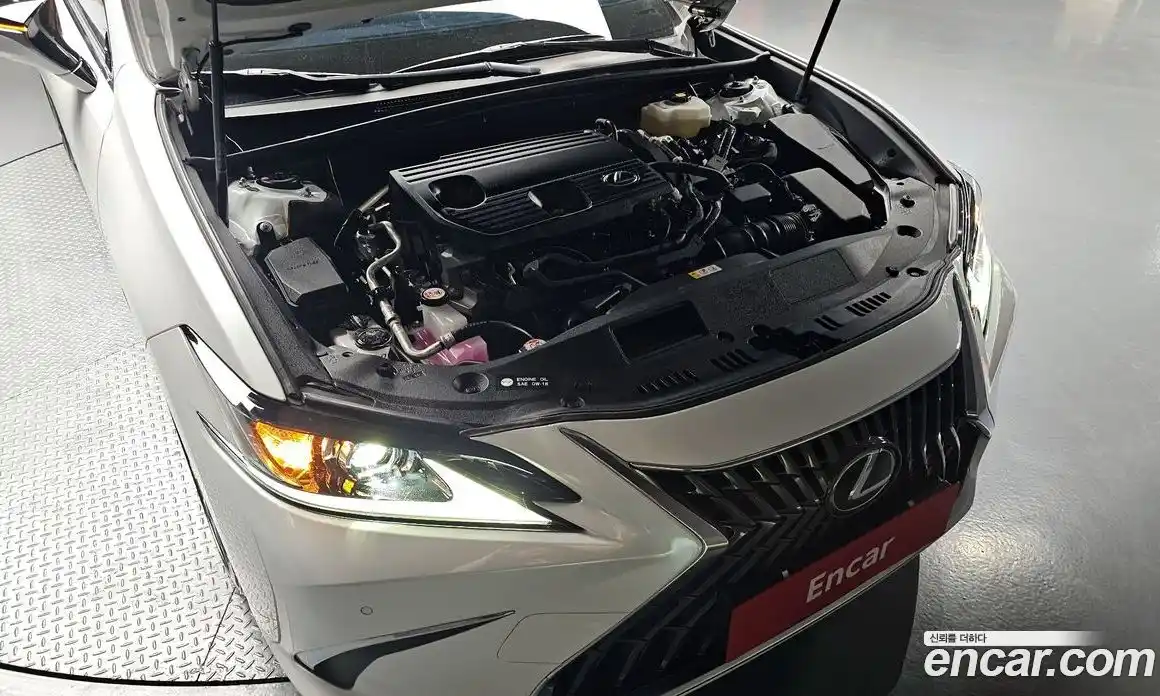 Lexus ES 2023 2.5 гидро, фото 5
