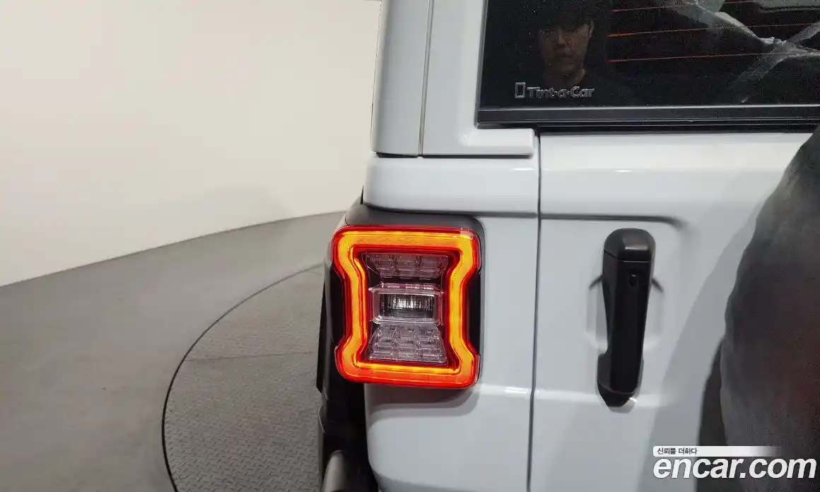 Jeep Wrangler 2021 2.0 автомат (гидро), фото 9