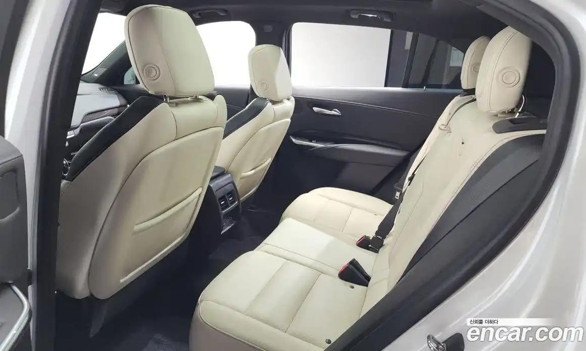 Cadillac XT4 2022 2.0 гидро, фото 27
