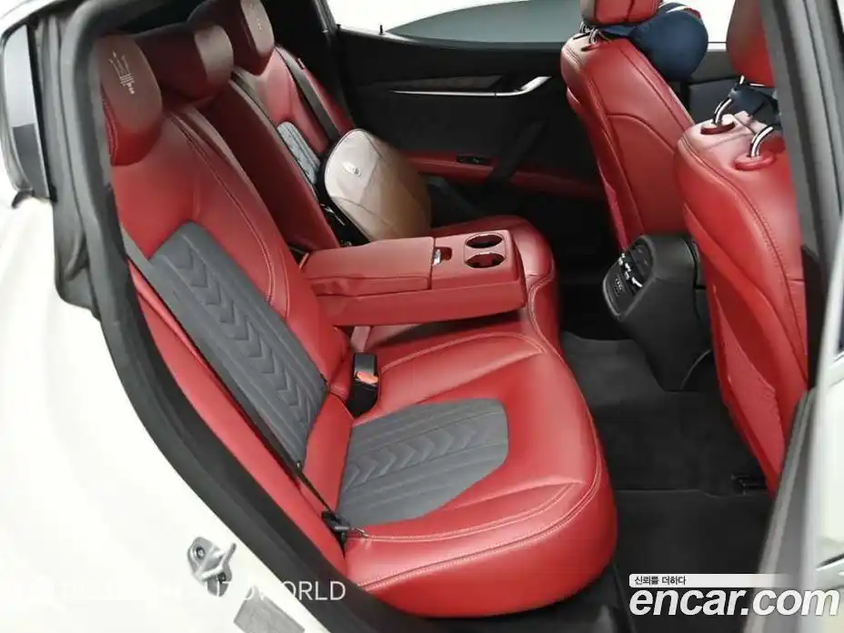 Maserati Ghibli 2018 3.0 гидро, фото 12