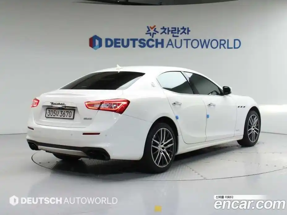 Maserati Ghibli 2018 3.0 гидро, фото 2