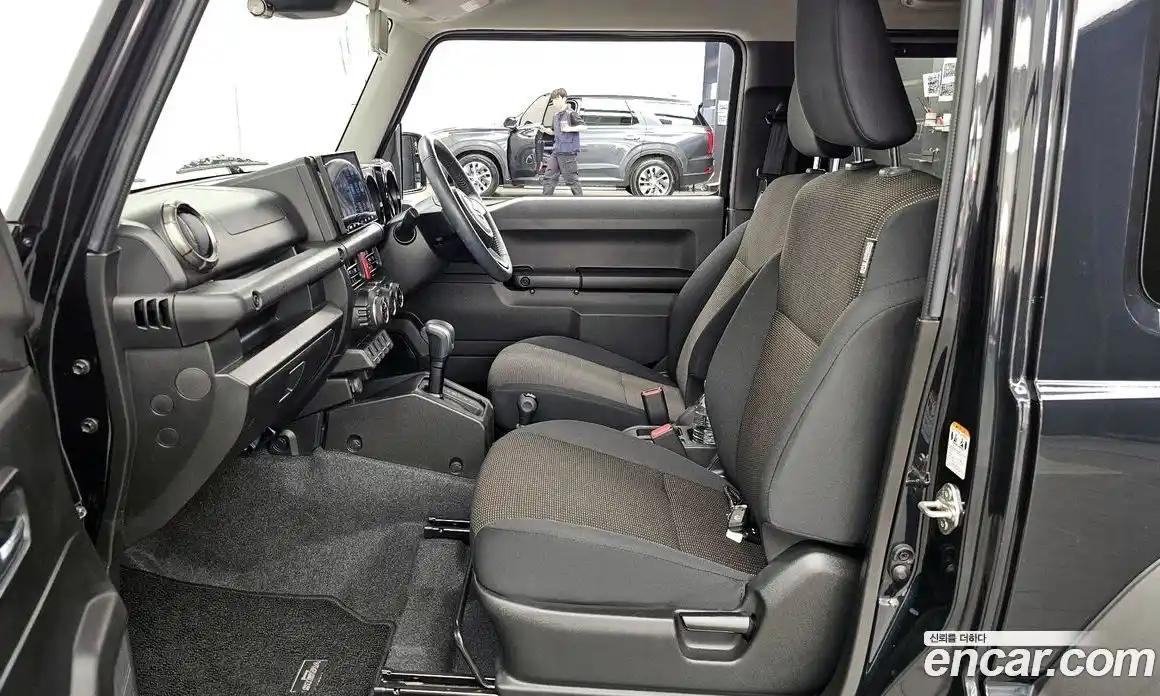 Suzuki Jimny 2023 1.5 автомат (гидро), фото 18