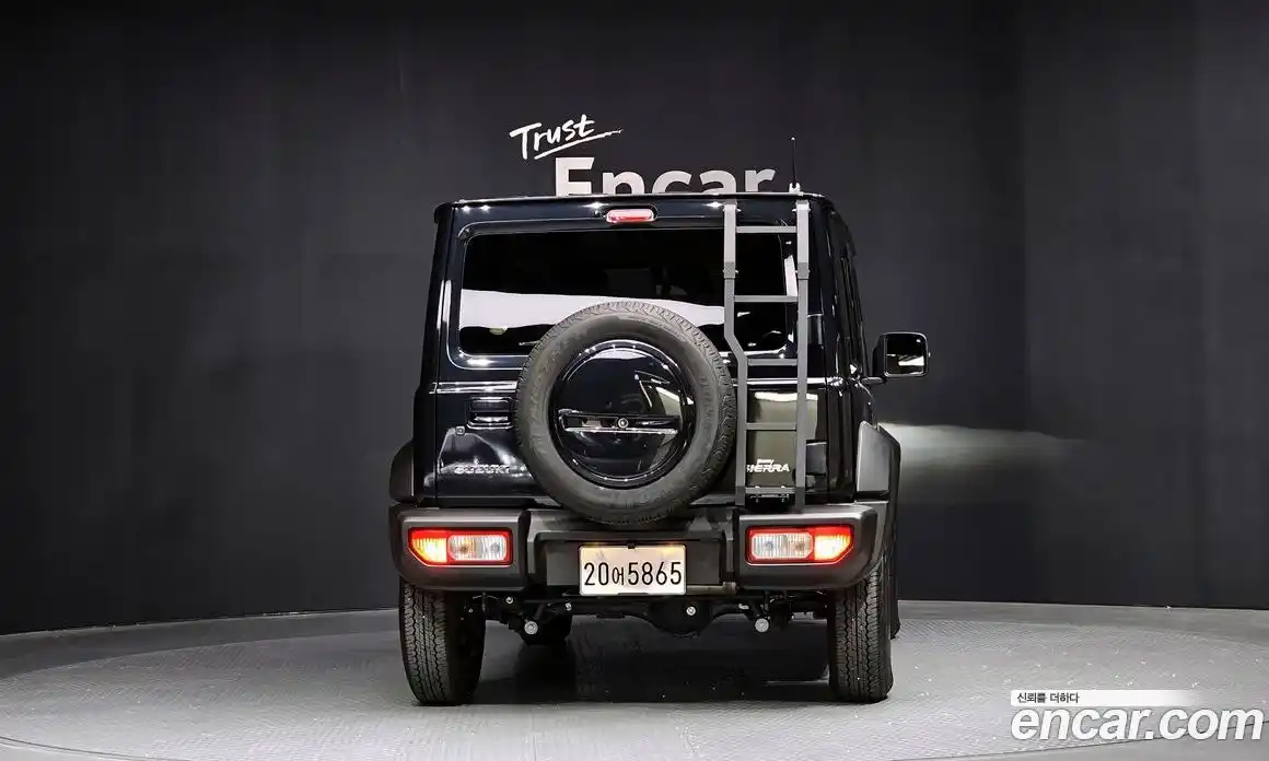 Suzuki Jimny 2023 1.5 автомат (гидро), фото 4