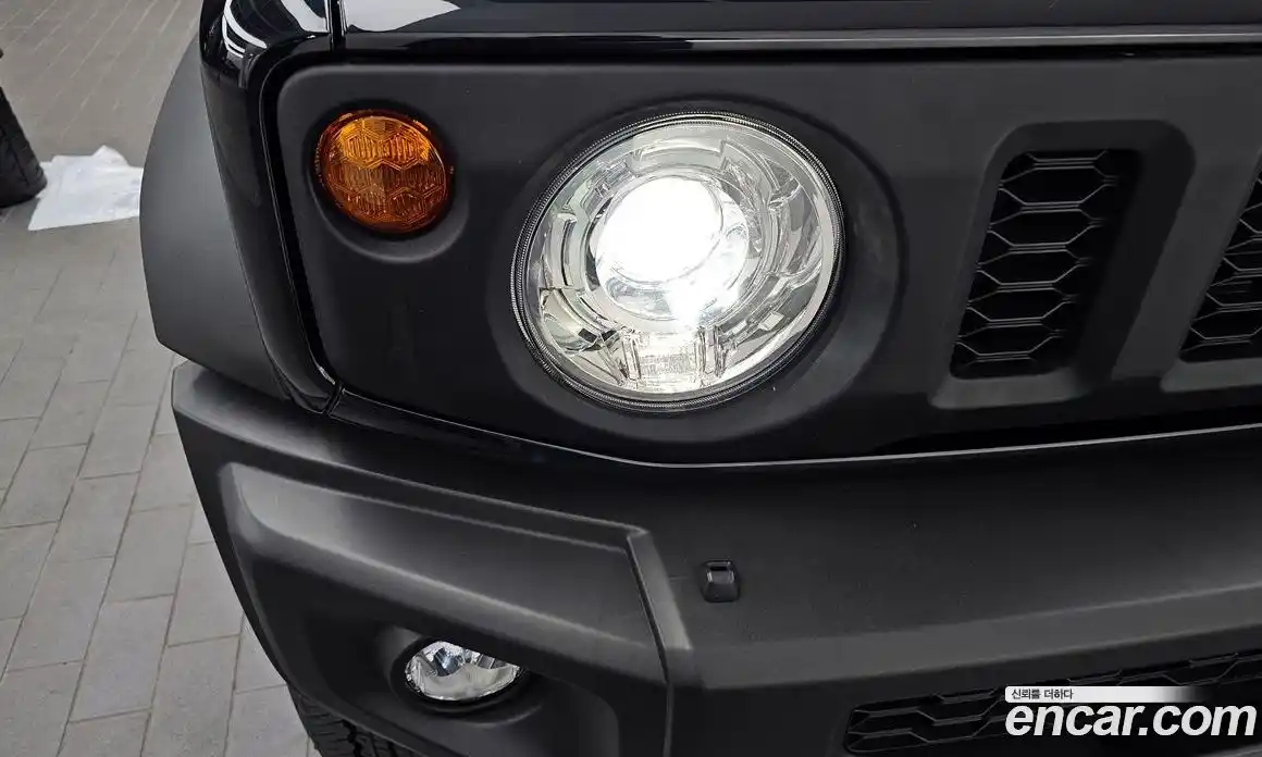 Suzuki Jimny 2023 1.5 автомат (гидро), фото 8