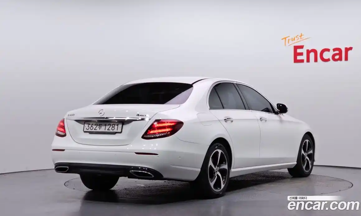 Mercedes-Benz E-Class 2020 2.0 автомат (гидро), фото 2