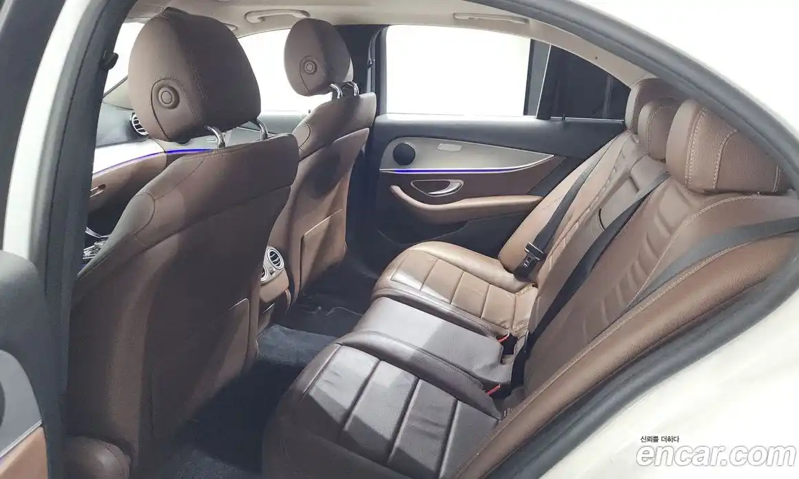 Mercedes-Benz E-Class 2018 2.0 автомат (гидро), фото 26