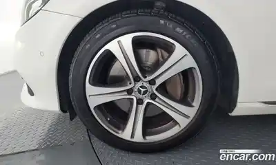 Mercedes-Benz E-Class 2018 2.0 автомат (гидро), миниатюра 5
