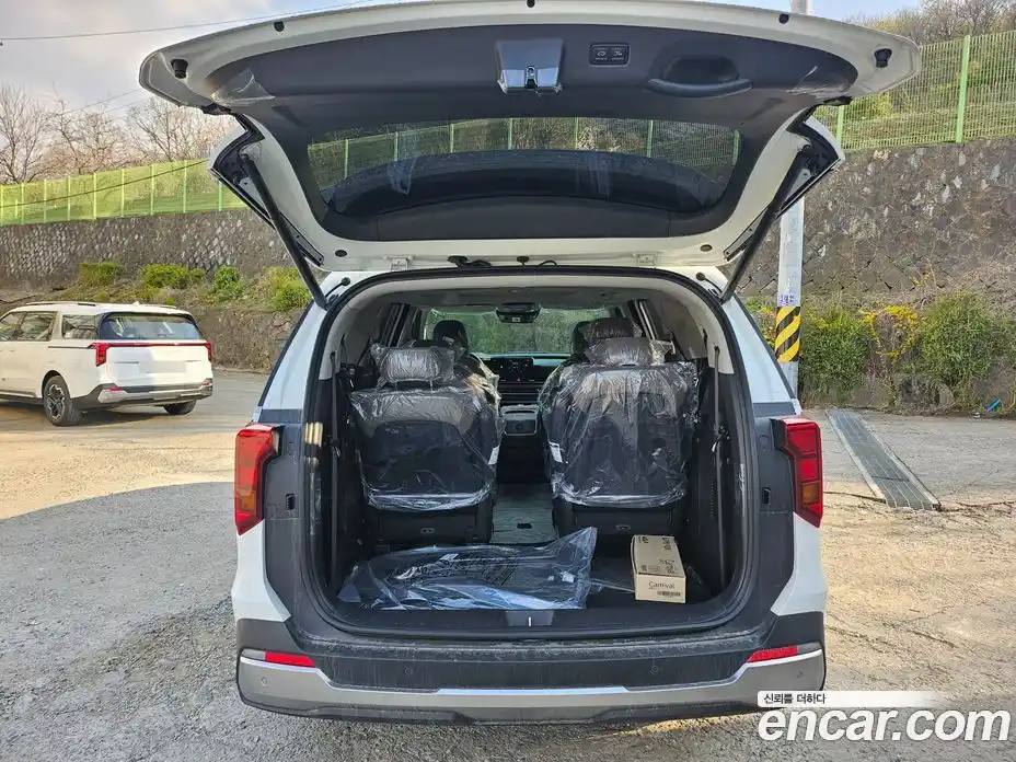 Kia Canival 2026 3.5 гидро, фото 18